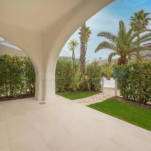 https://villaggio-dei-pellicani.hotelslidodijesolo.com